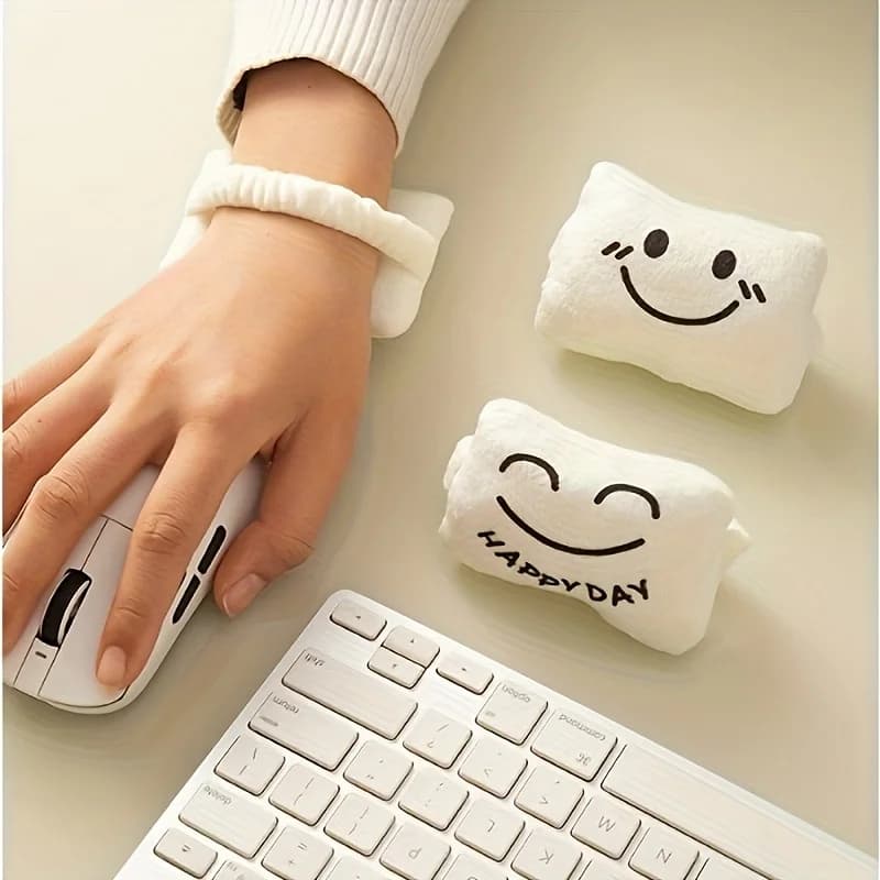 Cute Sponge Pillow, Portable Wrist Rest, Mouse Wrist Pad, Comfortable, Light and Easy To Type, Suitable for Office Computers