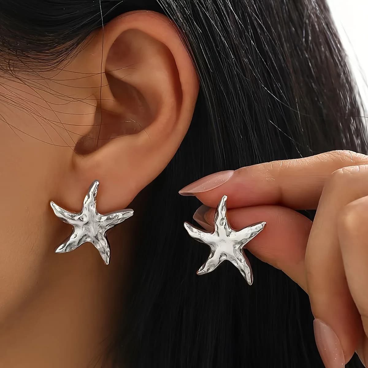 A Pair of Stylish And Elegant Starfish Earrings Is Perfect for Everyday Wear And Vacations.