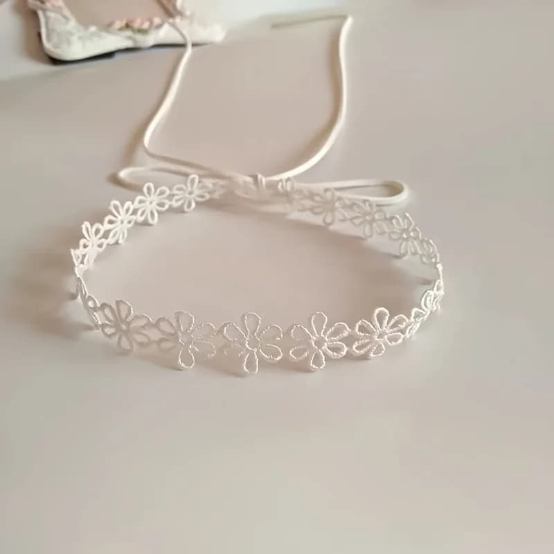 1Pc Black & White Lace Flower Choker Necklace Simple Clavicle Chain Elegant Temperament Neck Jewelry Sexy Fashion Accessory
