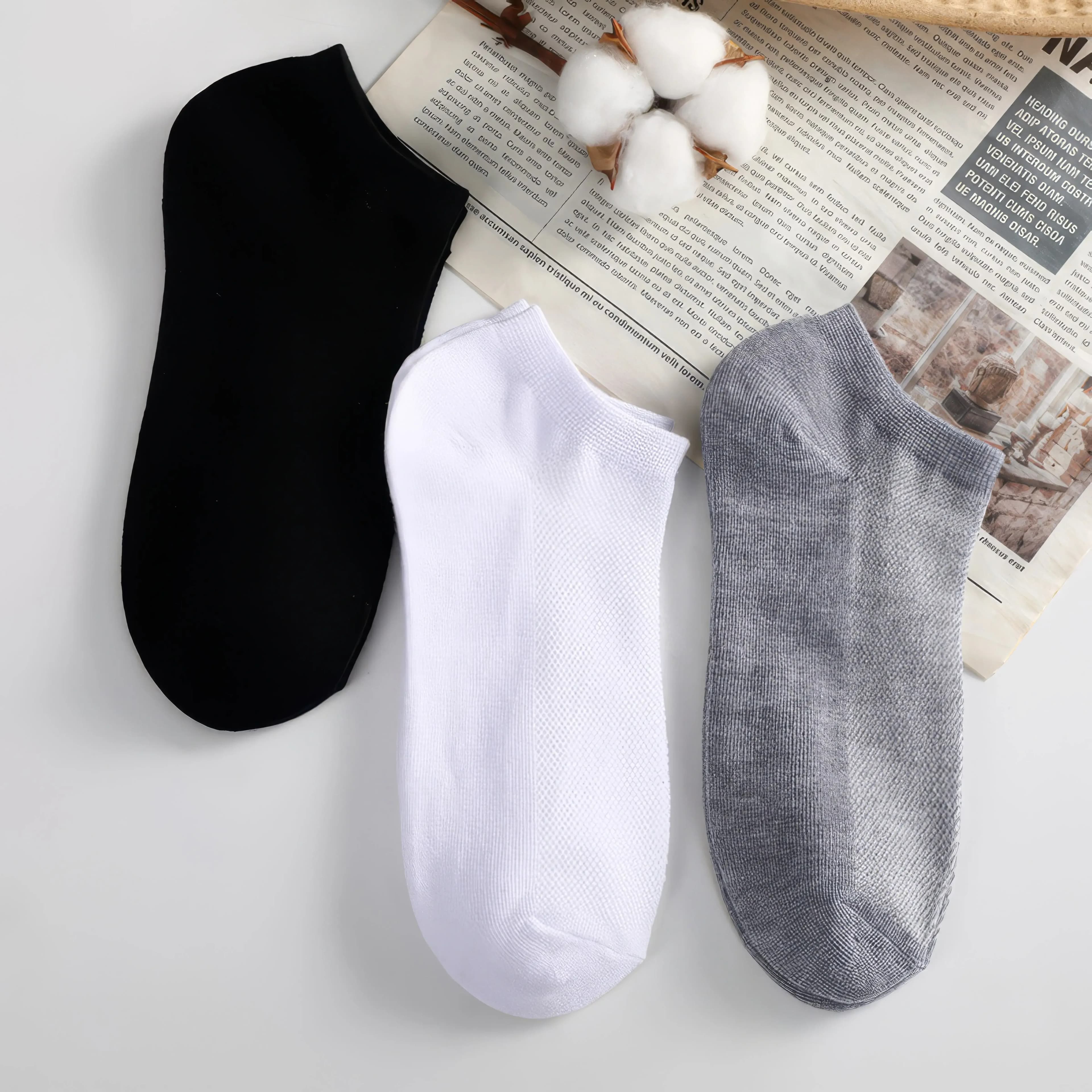5 Pairs of Classic Black, White, and Gray Socks, High Elasticity and Comfort, Suitable for Sports and Daily Wear