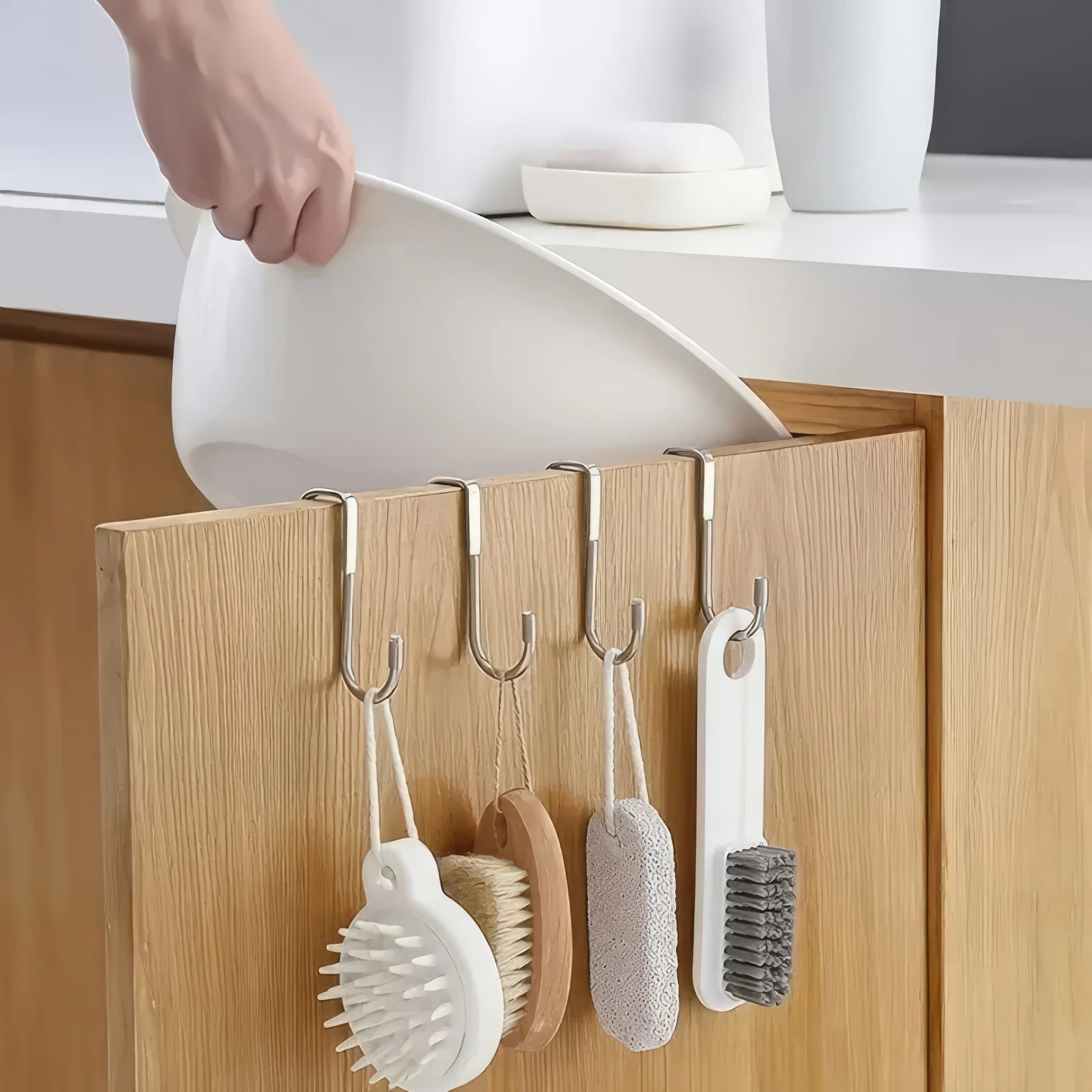 Metal Traceless Silver Hook, No Need for Screws/adhesives, Curved Design, Easy To Install, Suitable for Wardrobes