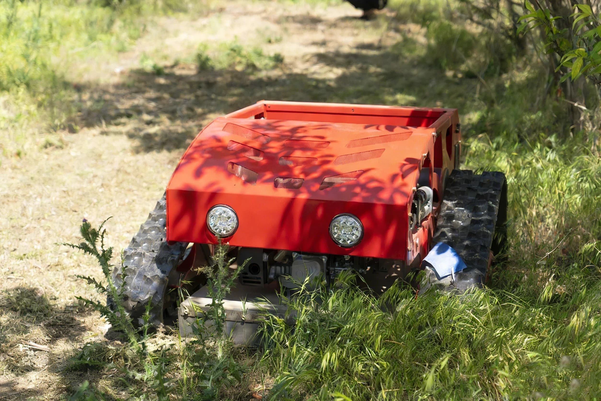 HW-224 Professional Remote Control Lawn Mower, 4WD Heavy Duty Grass Cutter for Large-Scale Garden, Farm and Orchard Use