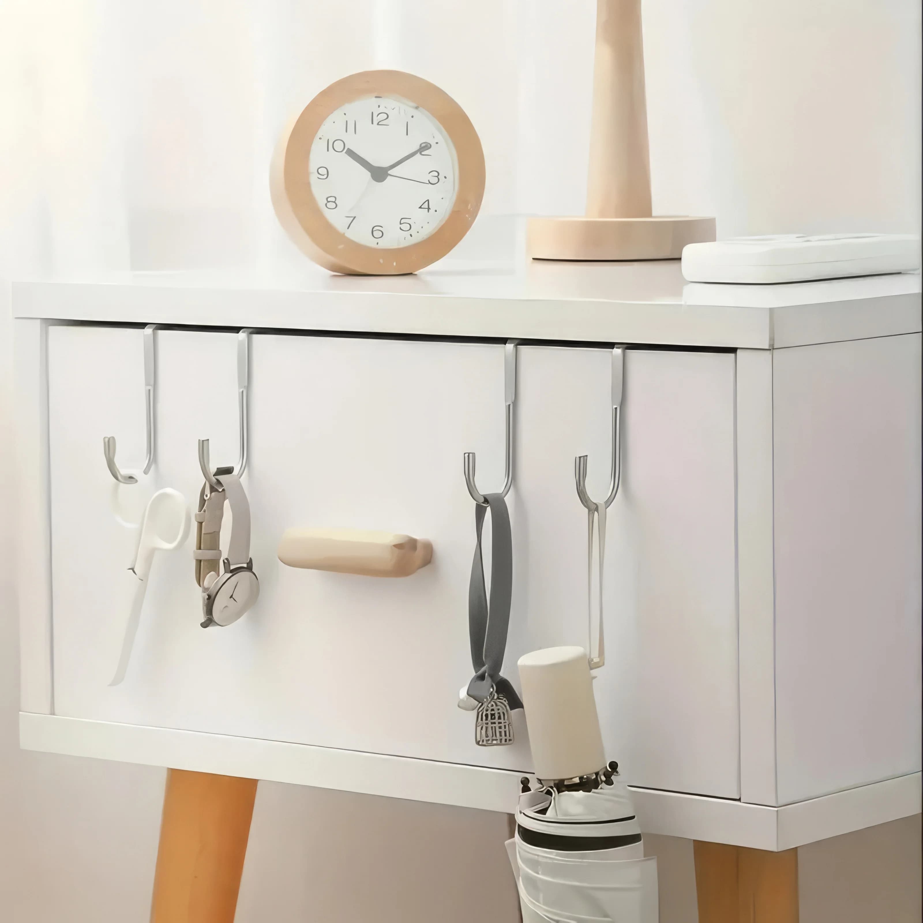 1/2/3 Pieces of Metal Traceless Hooks in Silver, Easy To Install, No Drilling Required, Suitable for Bedrooms and Bathrooms